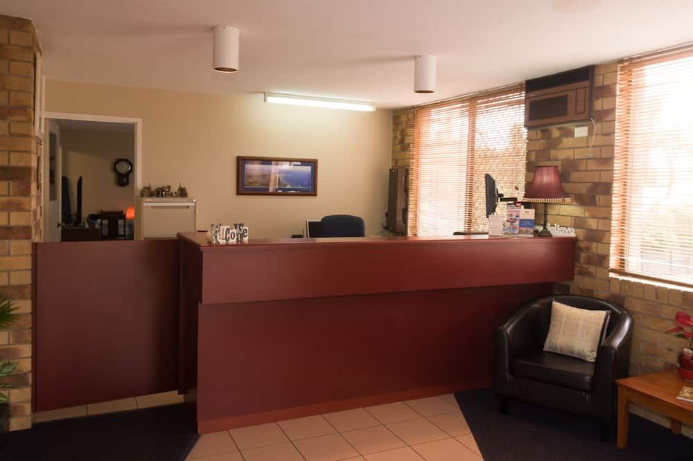 Receptionist