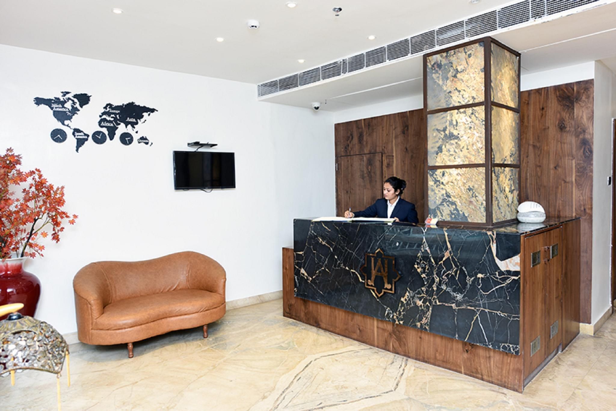 Receptionist