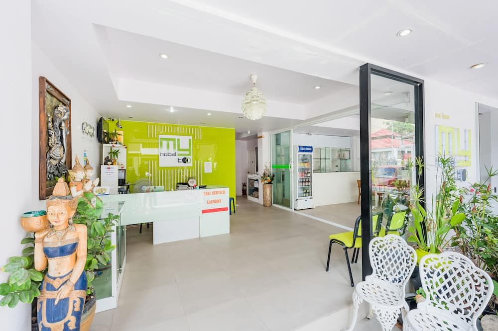 Receptionist