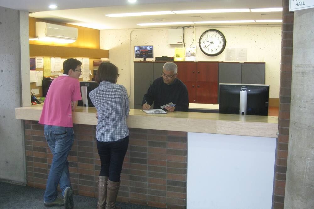 Receptionist