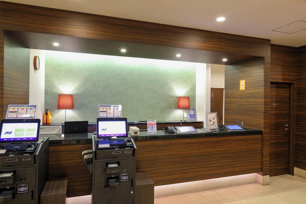 Receptionist
