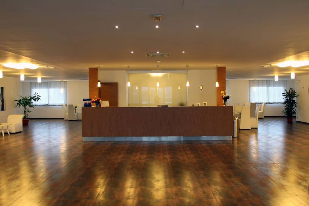 Receptionist
