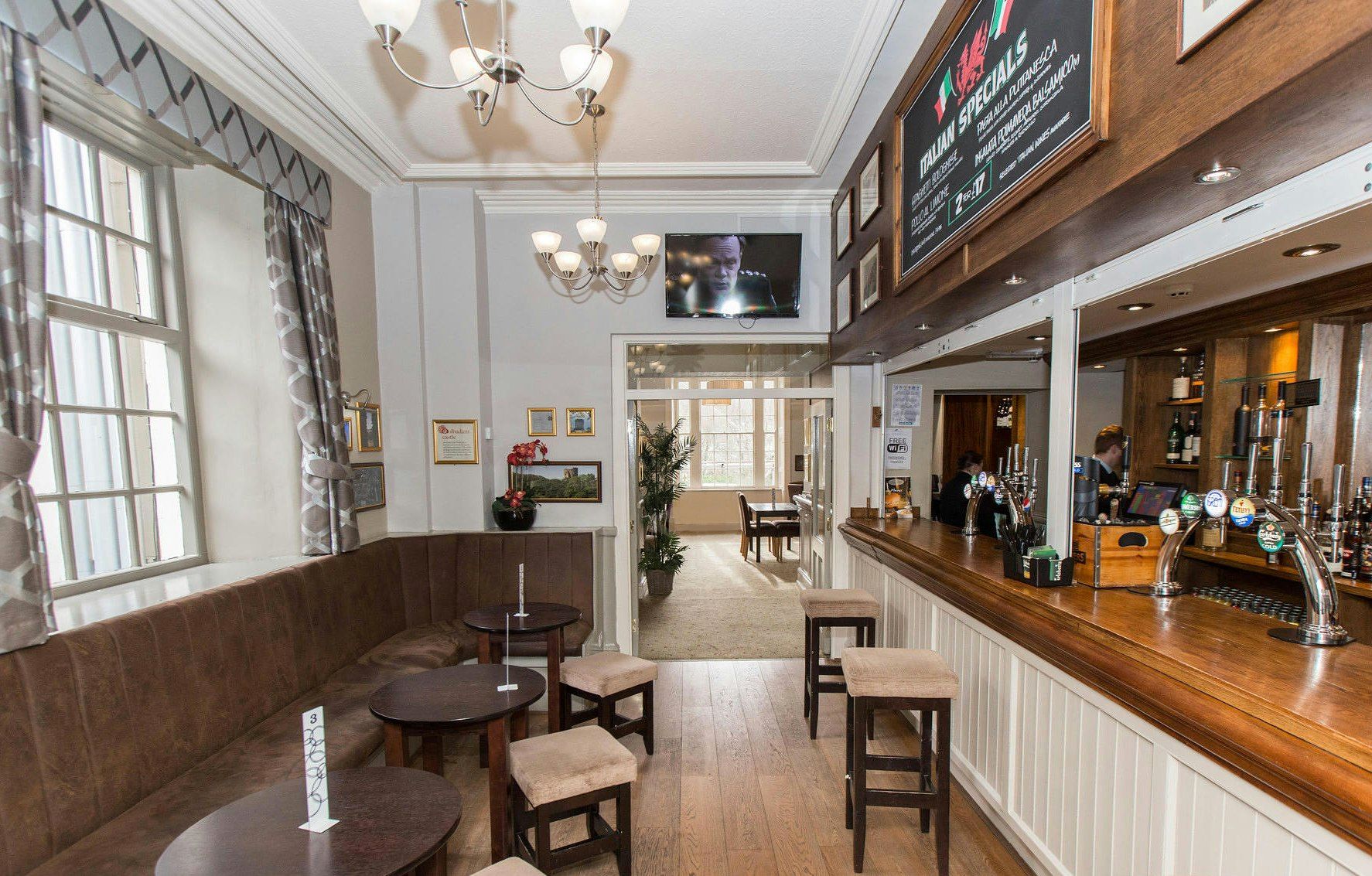 Bar