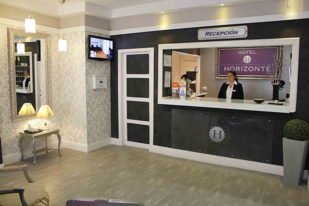 Receptionist