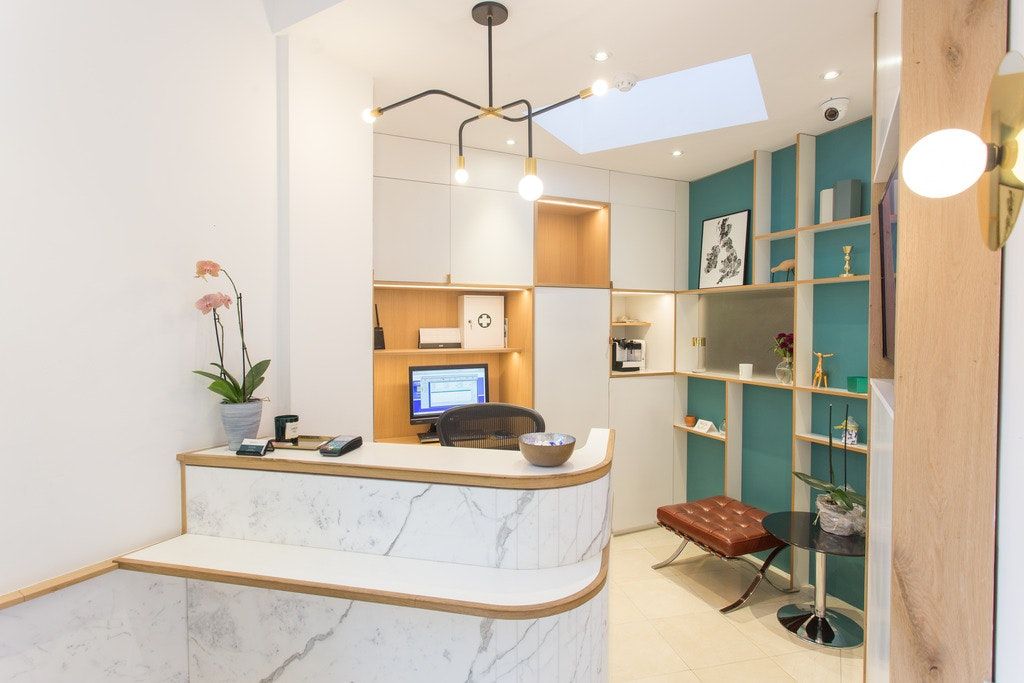 Receptionist