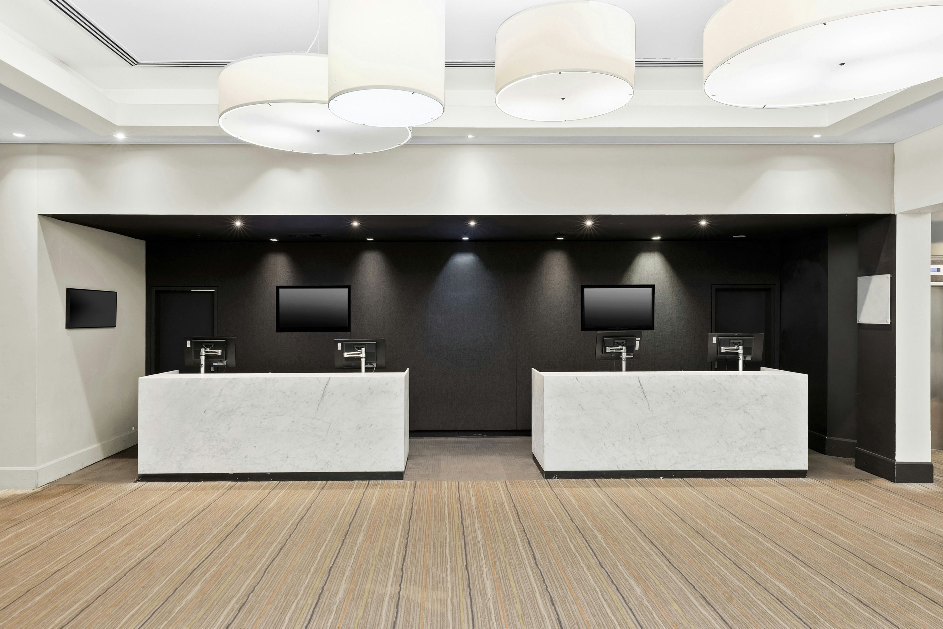 Receptionist