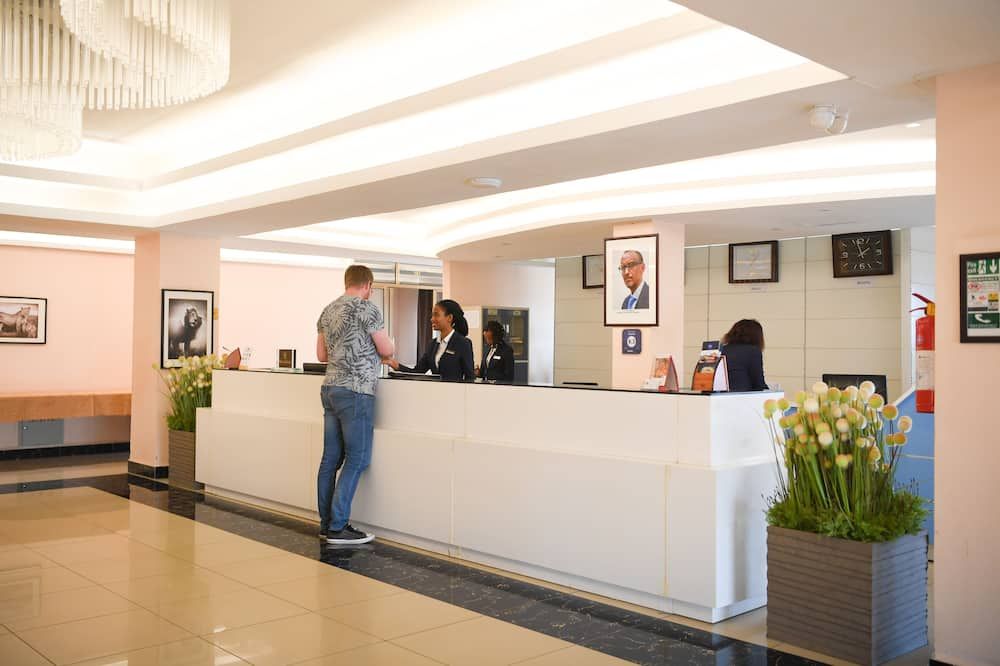 Receptionist