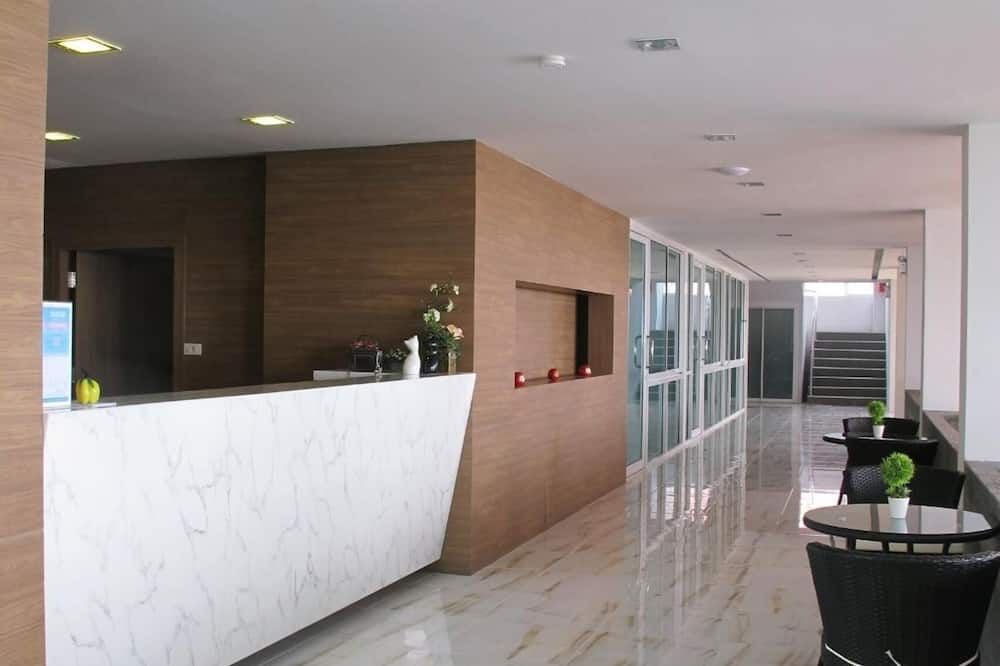 Receptionist