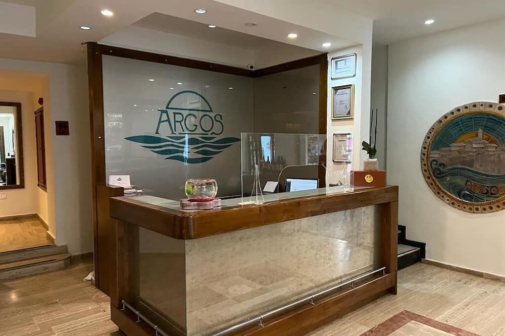 Receptionist