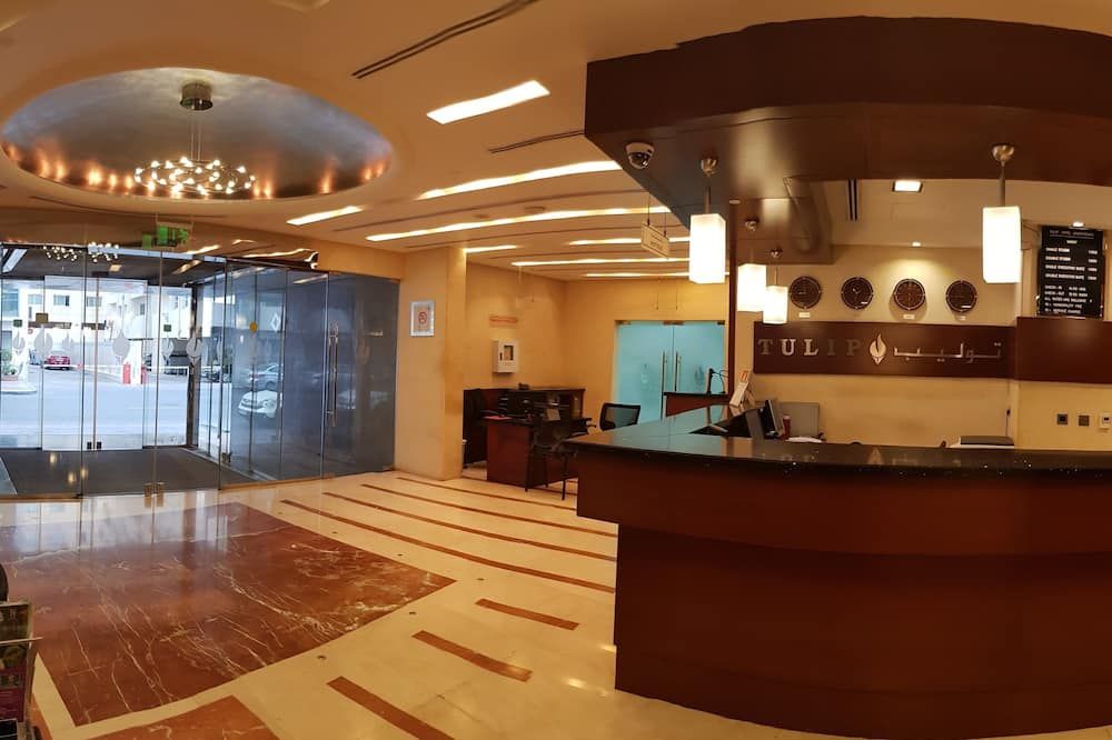 Receptionist