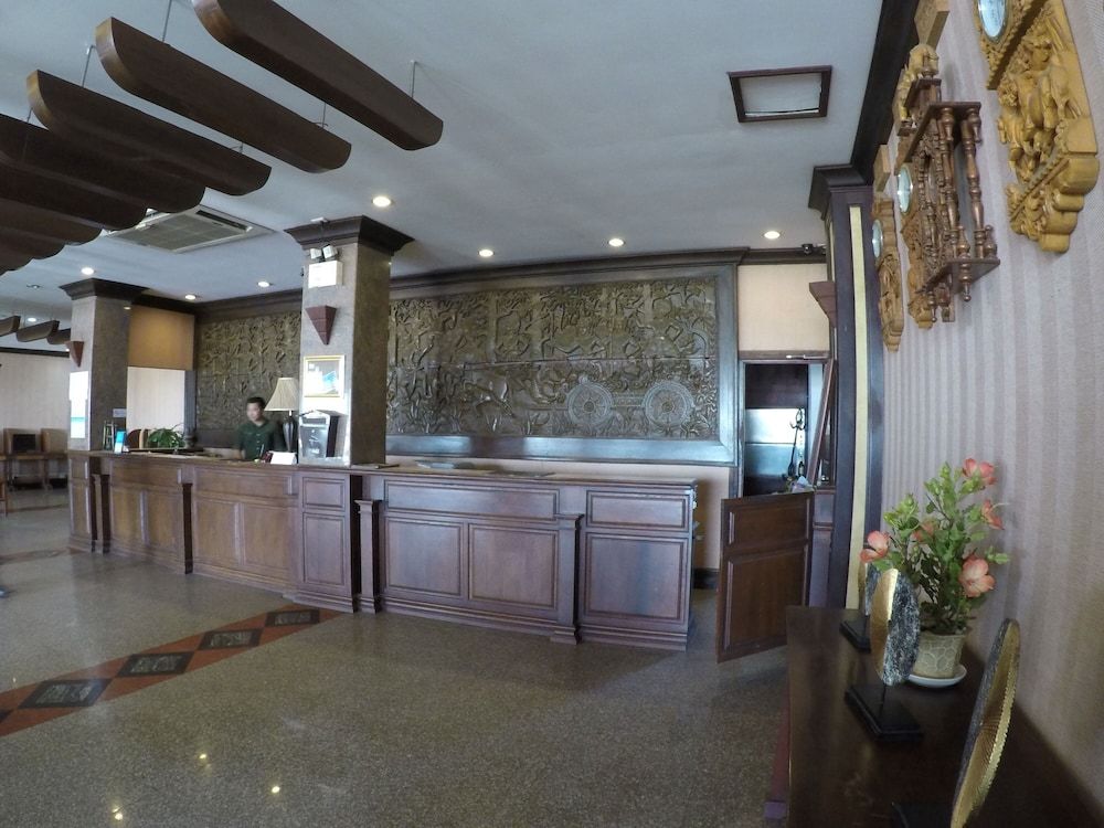 Receptionist