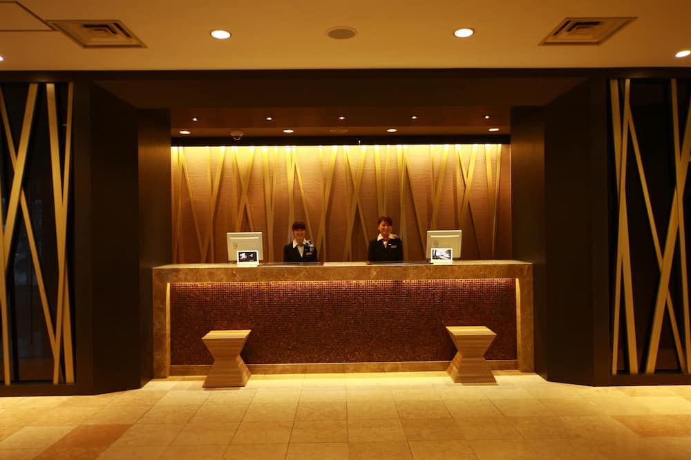 Receptionist