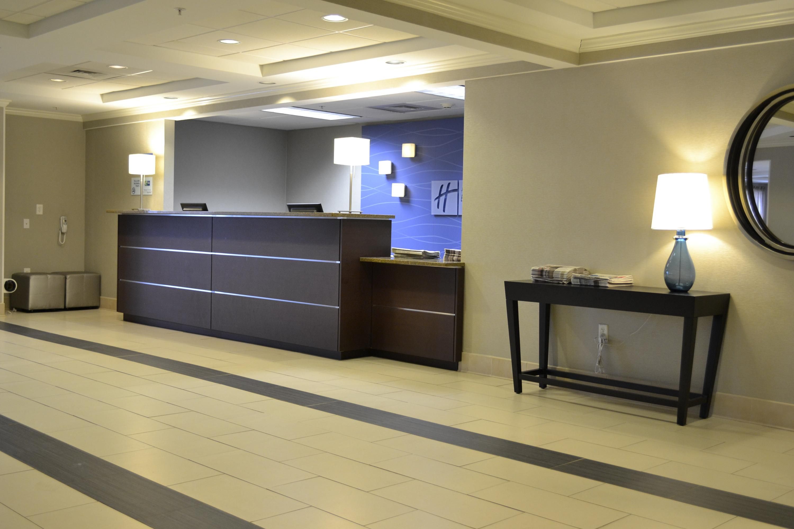 Receptionist