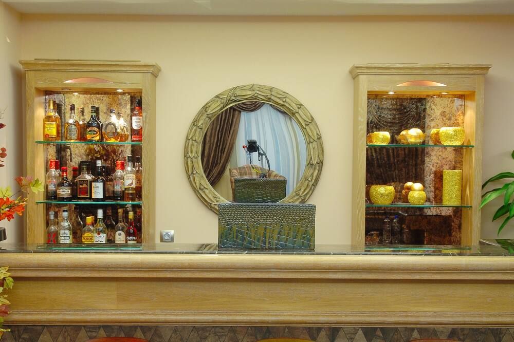 Receptionist