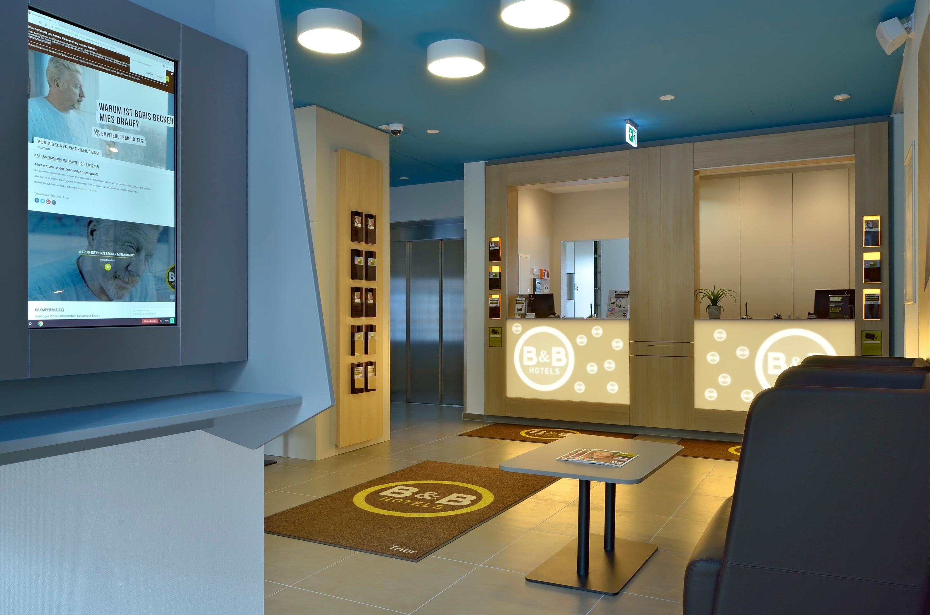 Receptionist