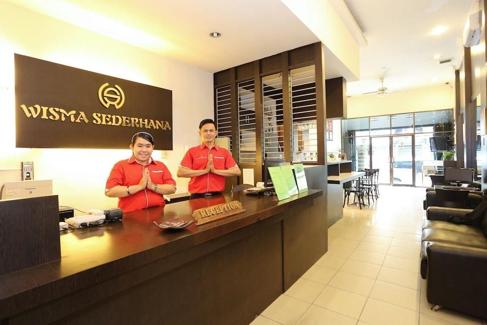 Receptionist