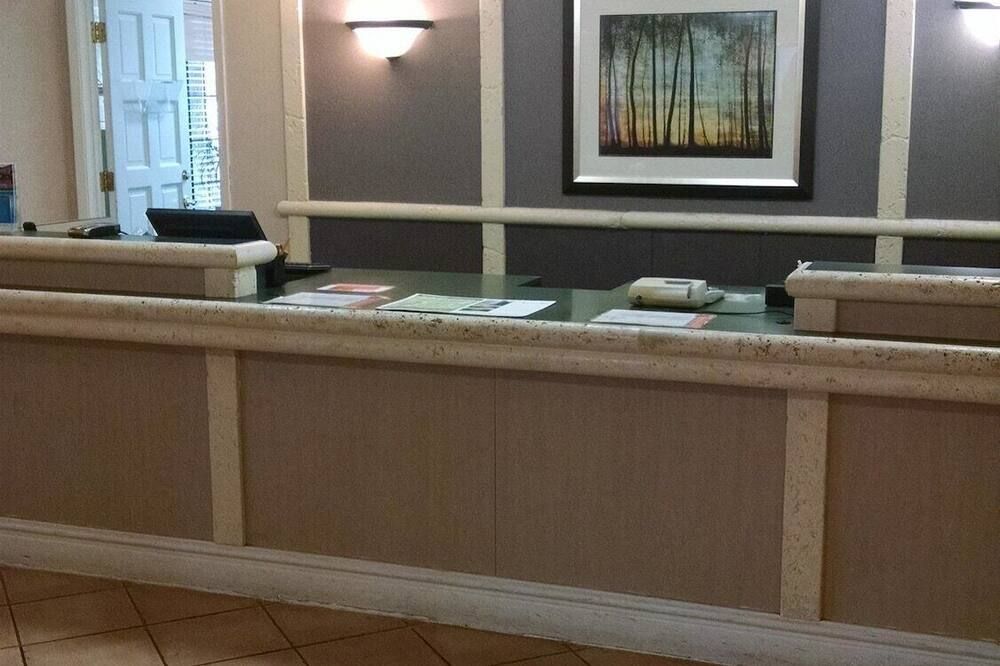 Receptionist