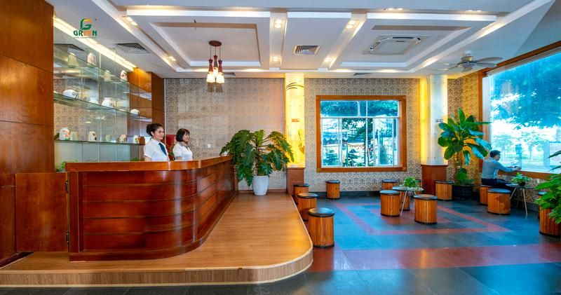 Receptionist