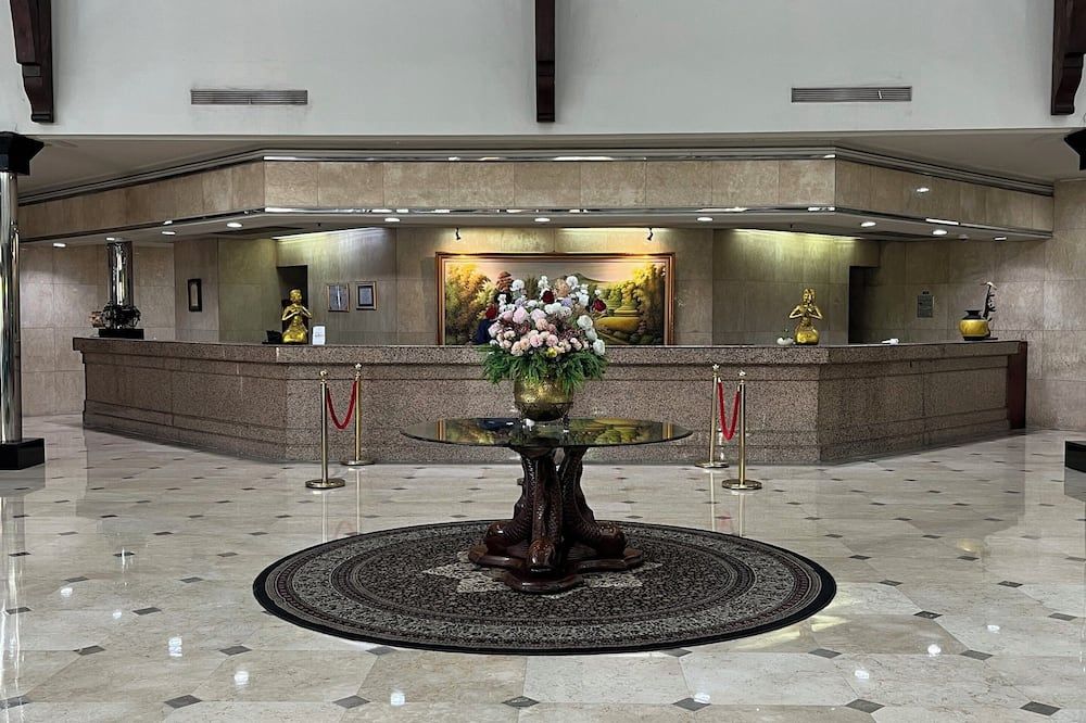 Receptionist