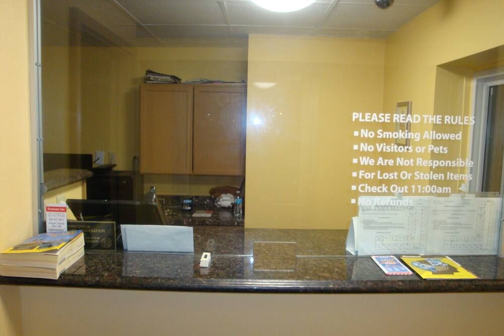 Receptionist