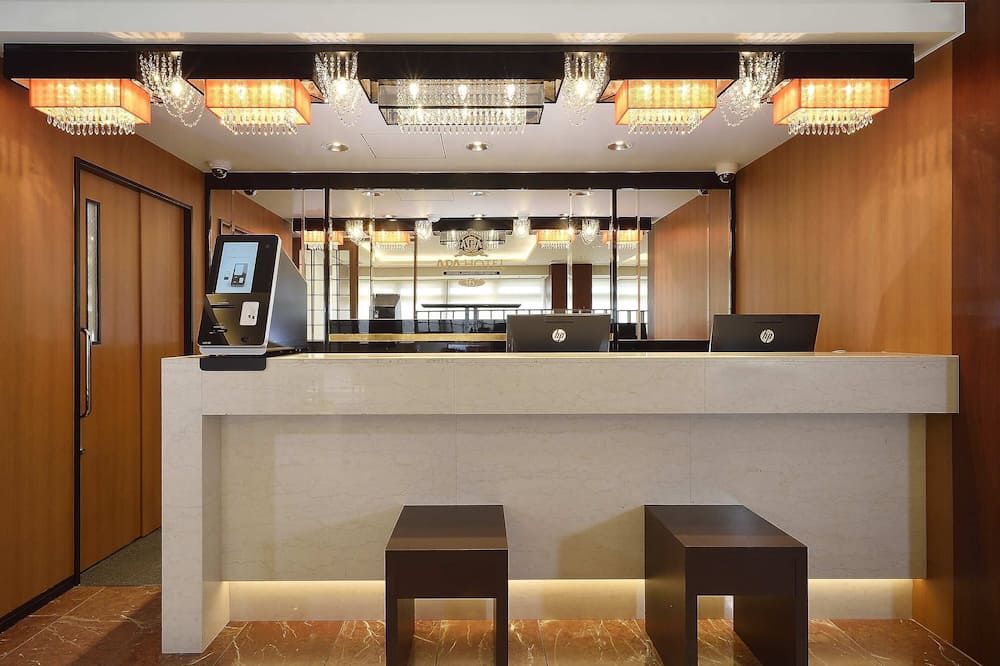 Receptionist