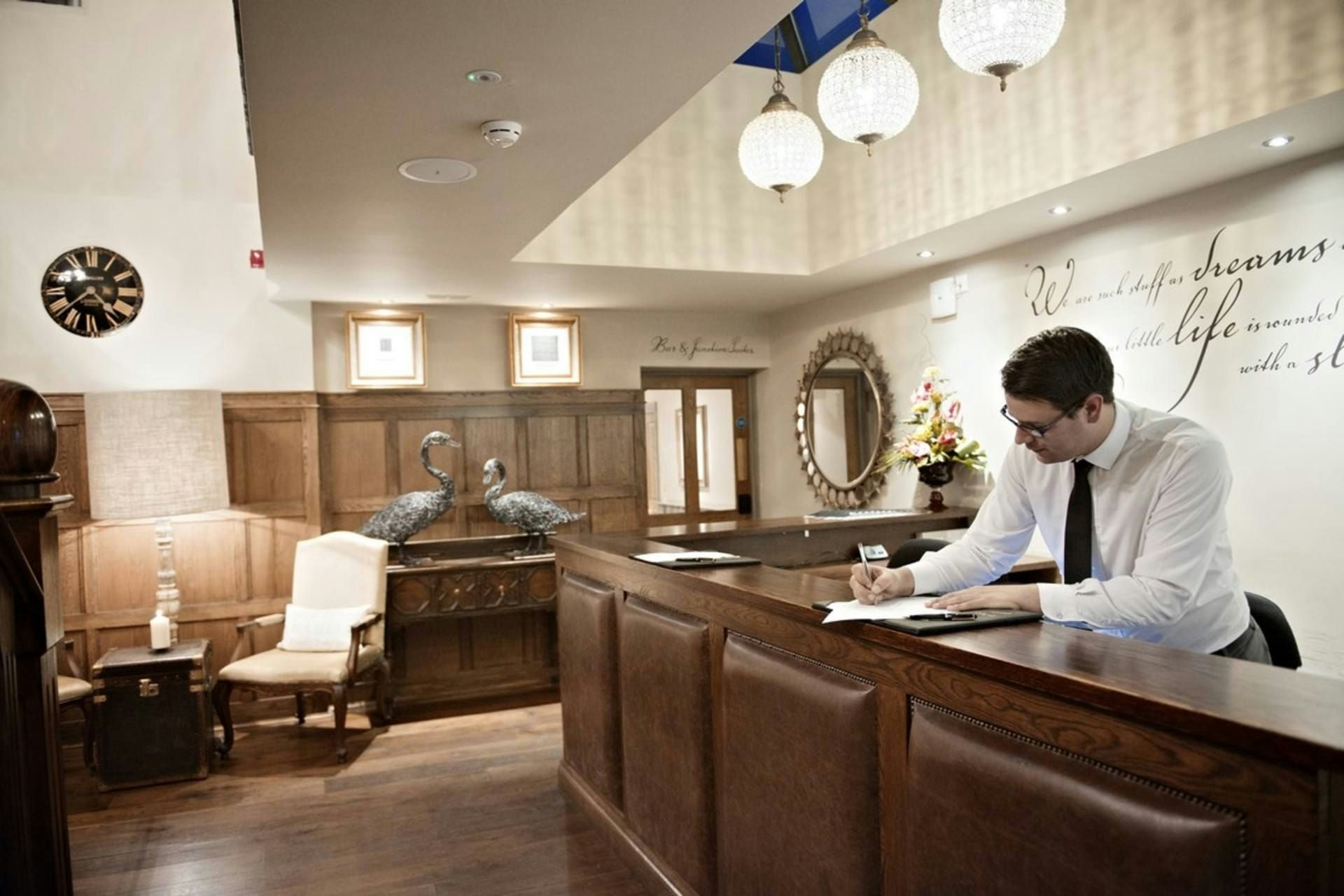 Receptionist