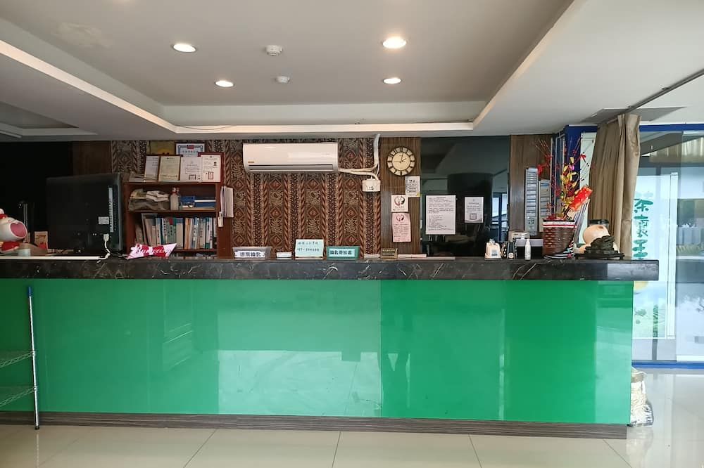 Receptionist