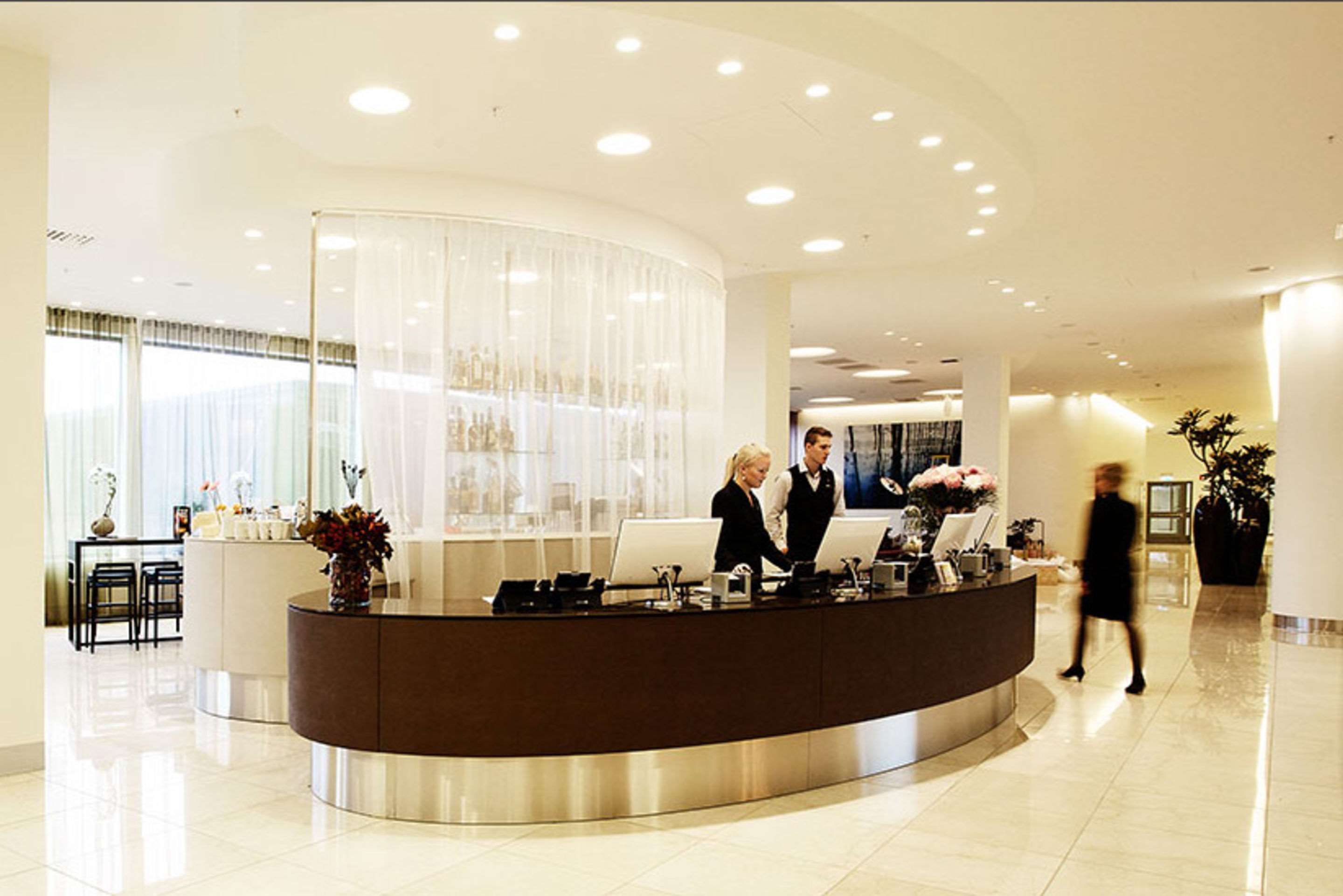 Receptionist