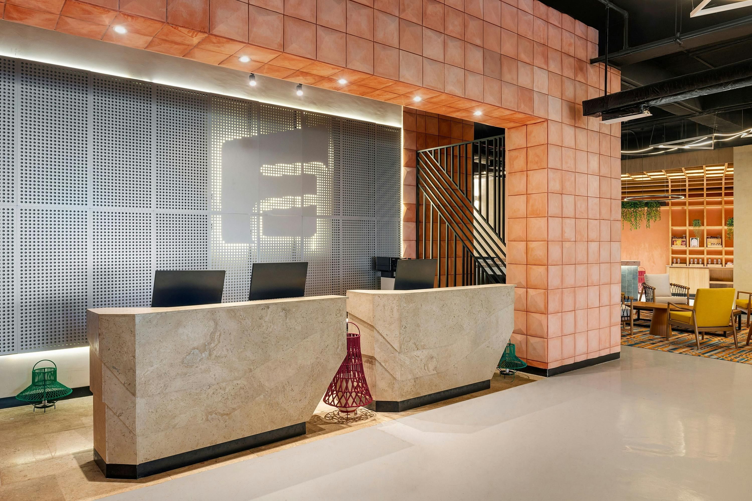 Receptionist