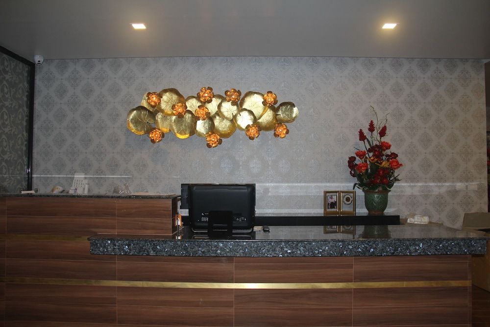 Receptionist