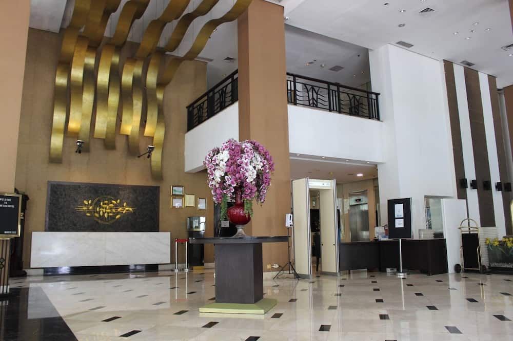 Receptionist