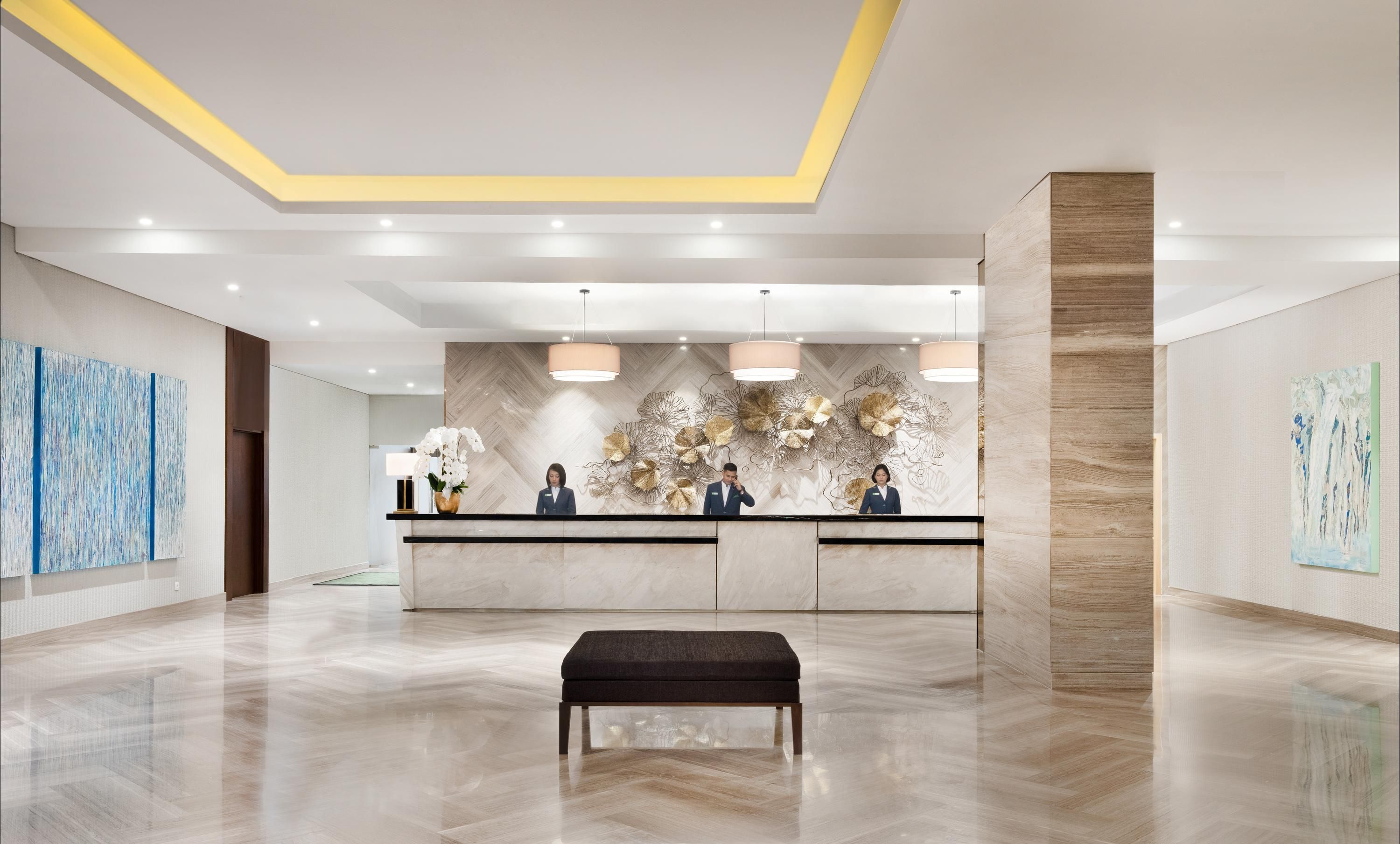 Receptionist