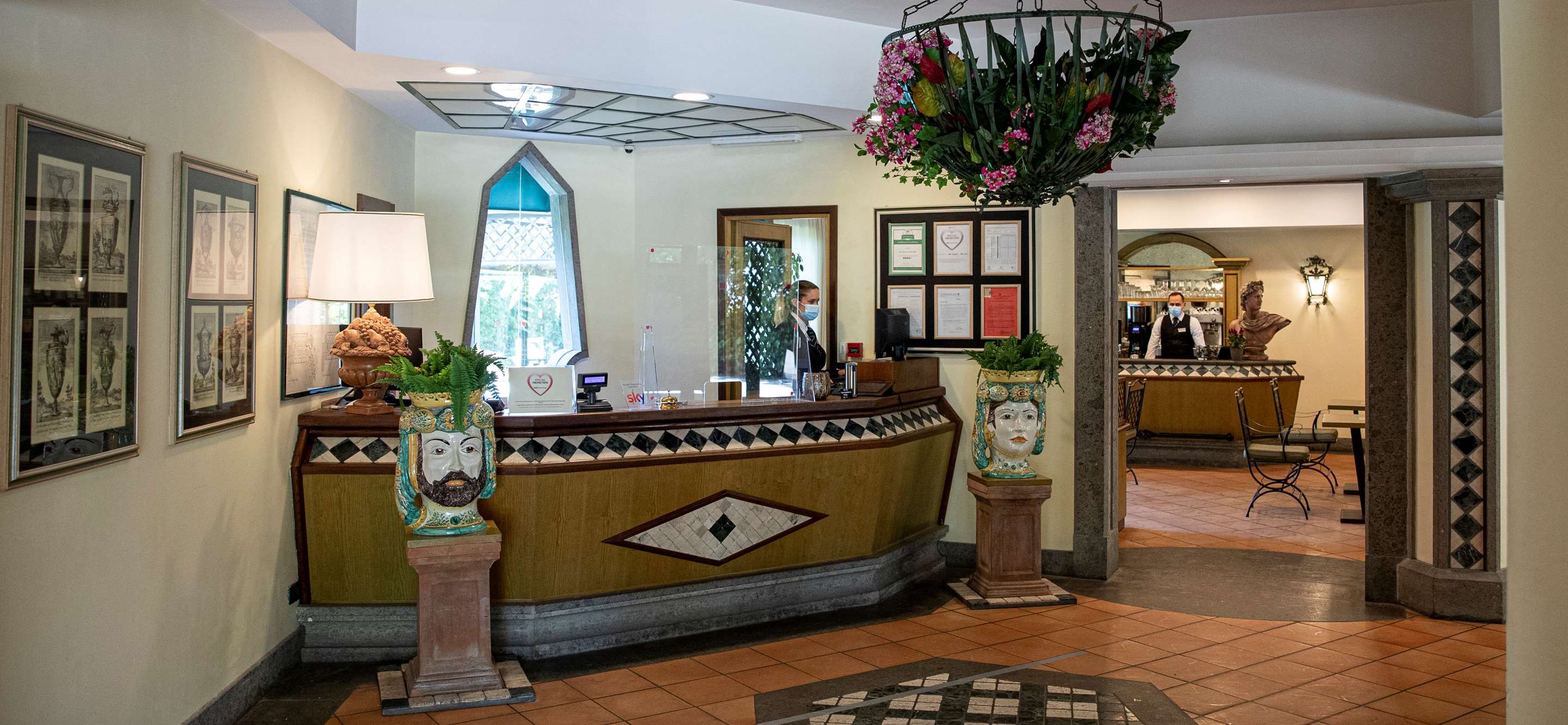 Receptionist
