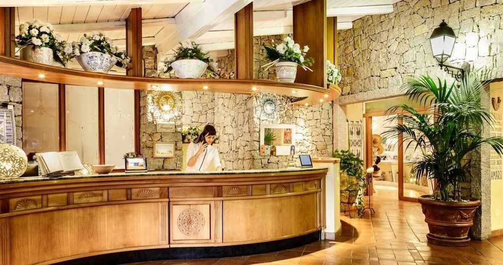 Receptionist