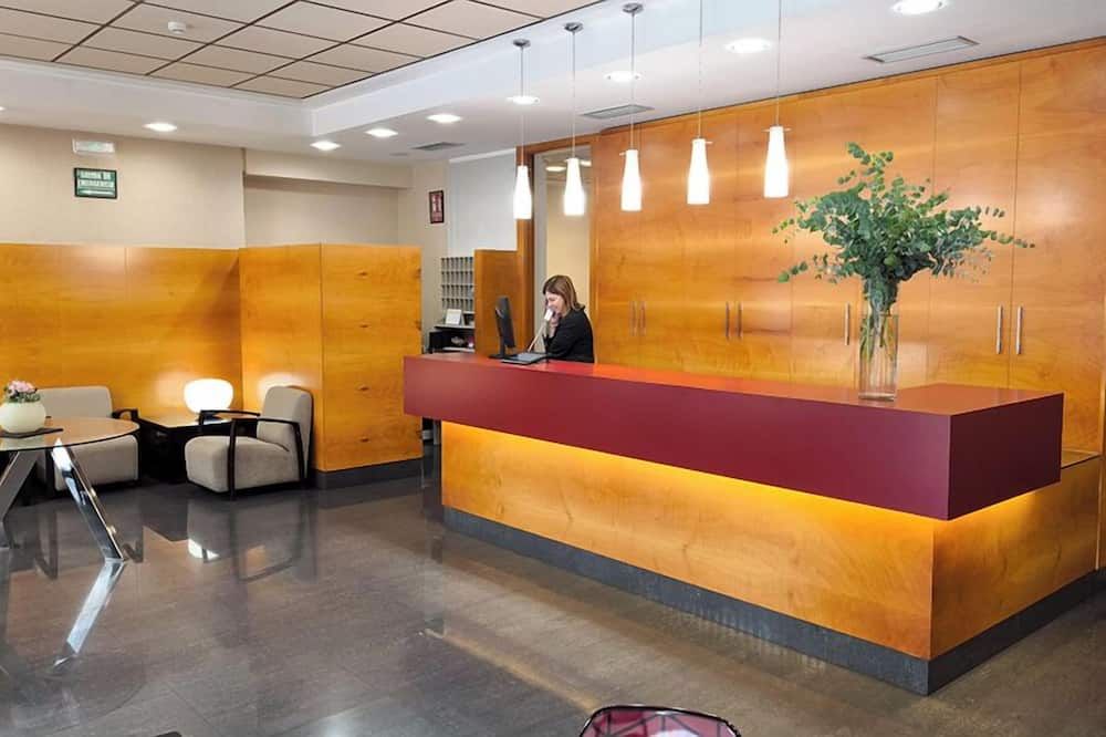 Receptionist