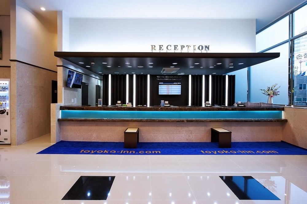 Receptionist