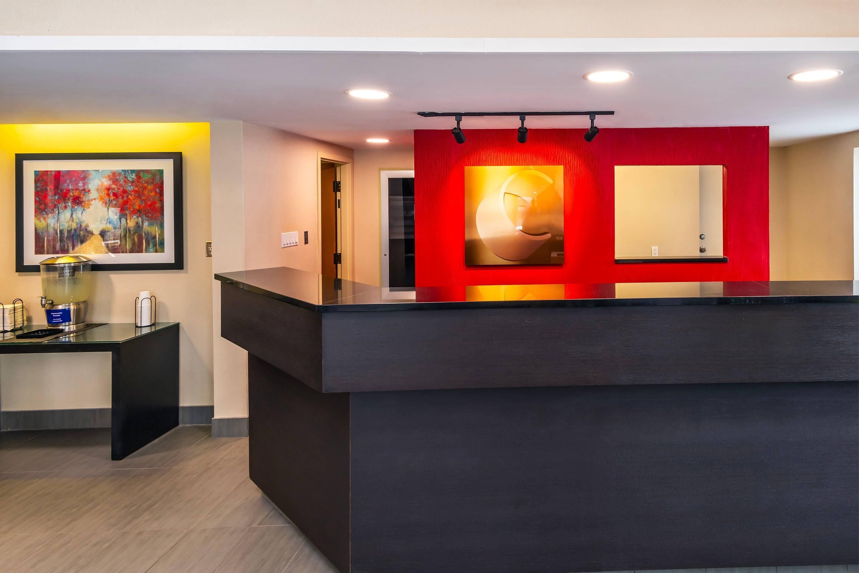 Receptionist