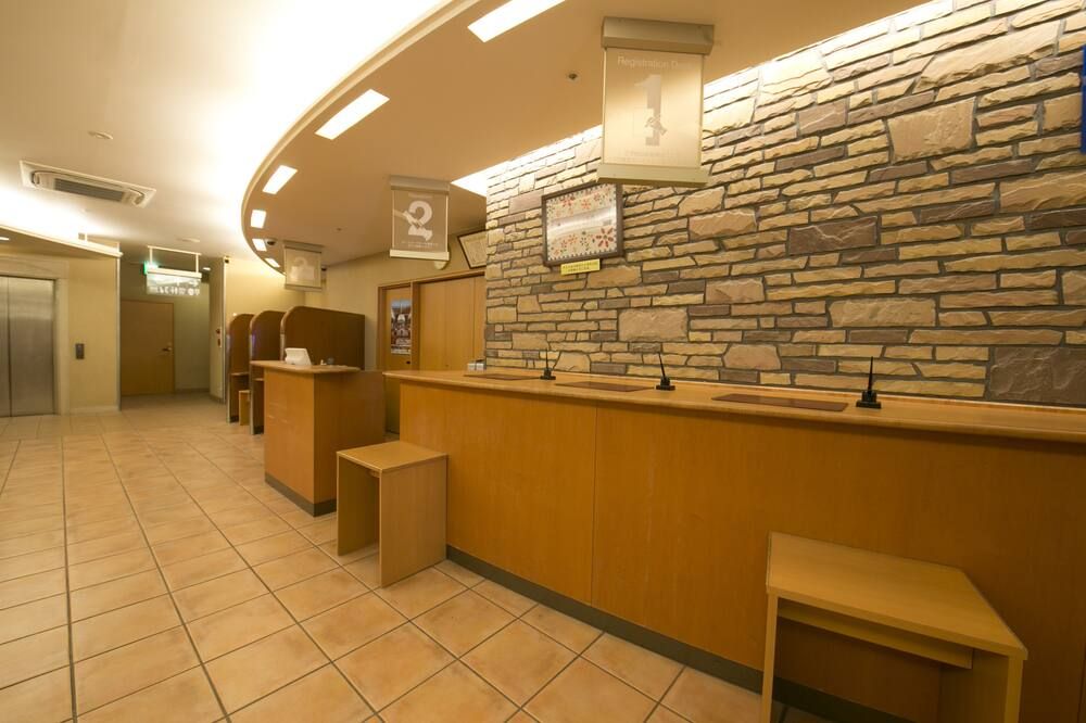 Receptionist