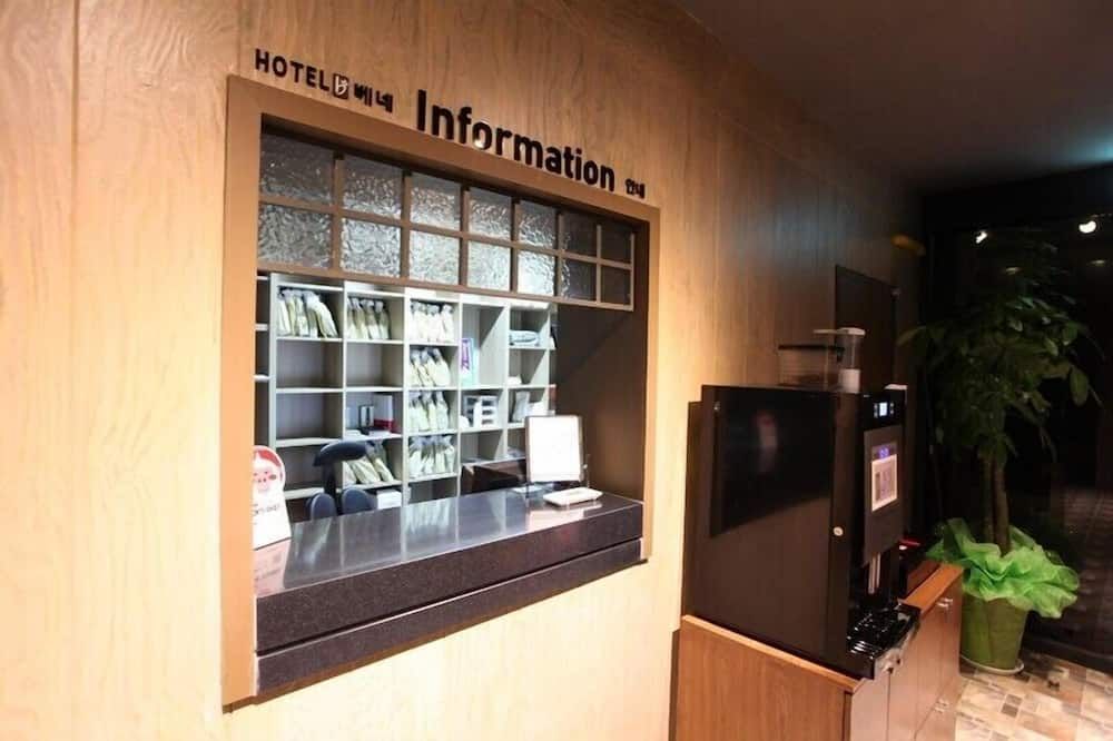 Receptionist