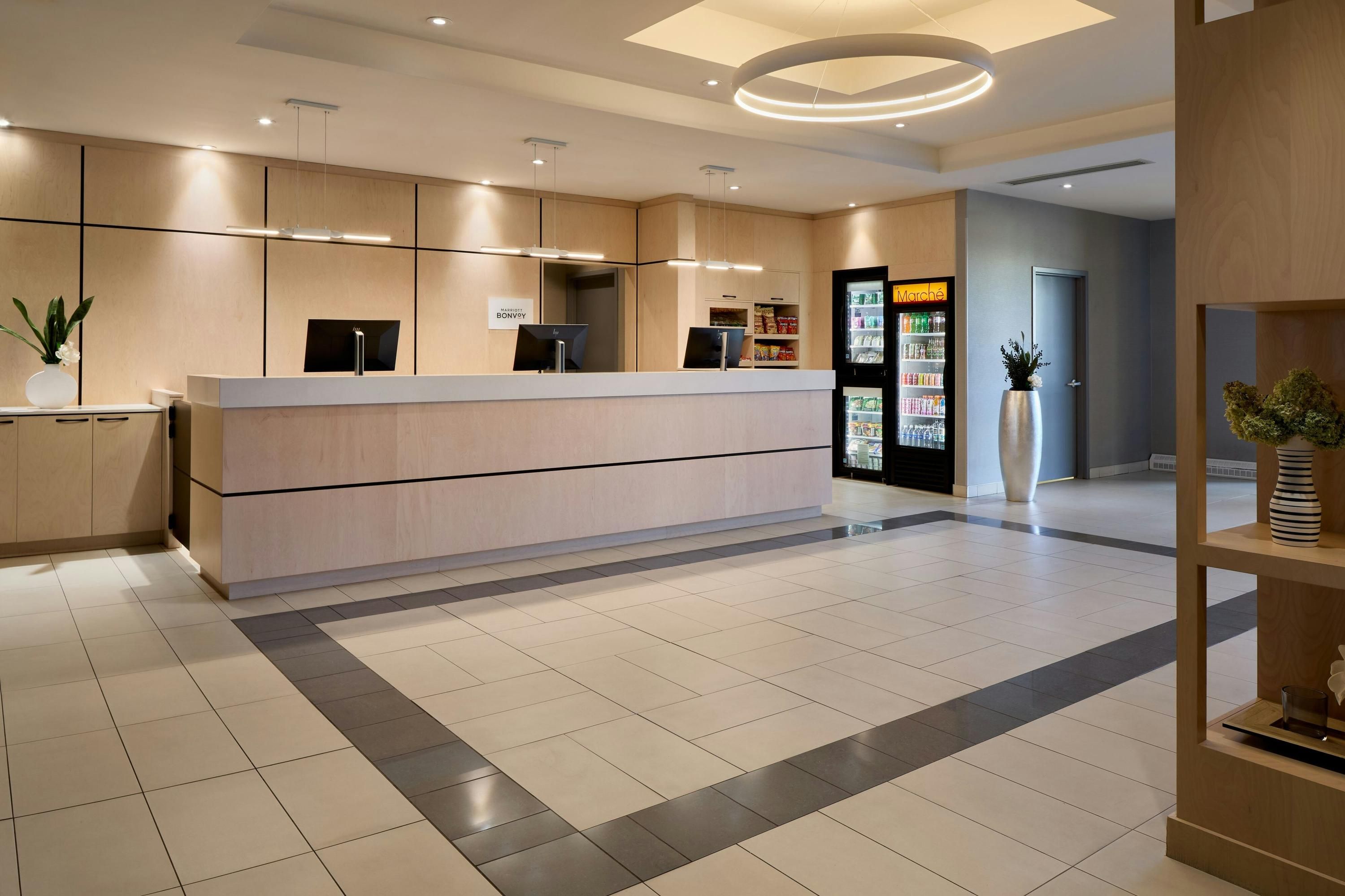 Receptionist