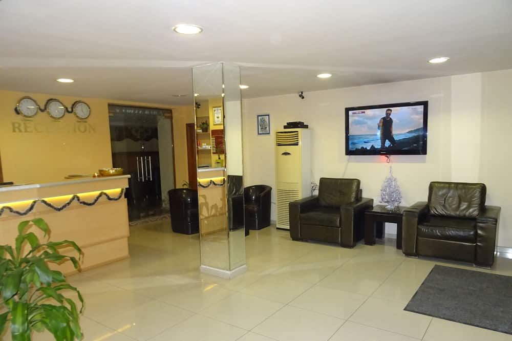Receptionist