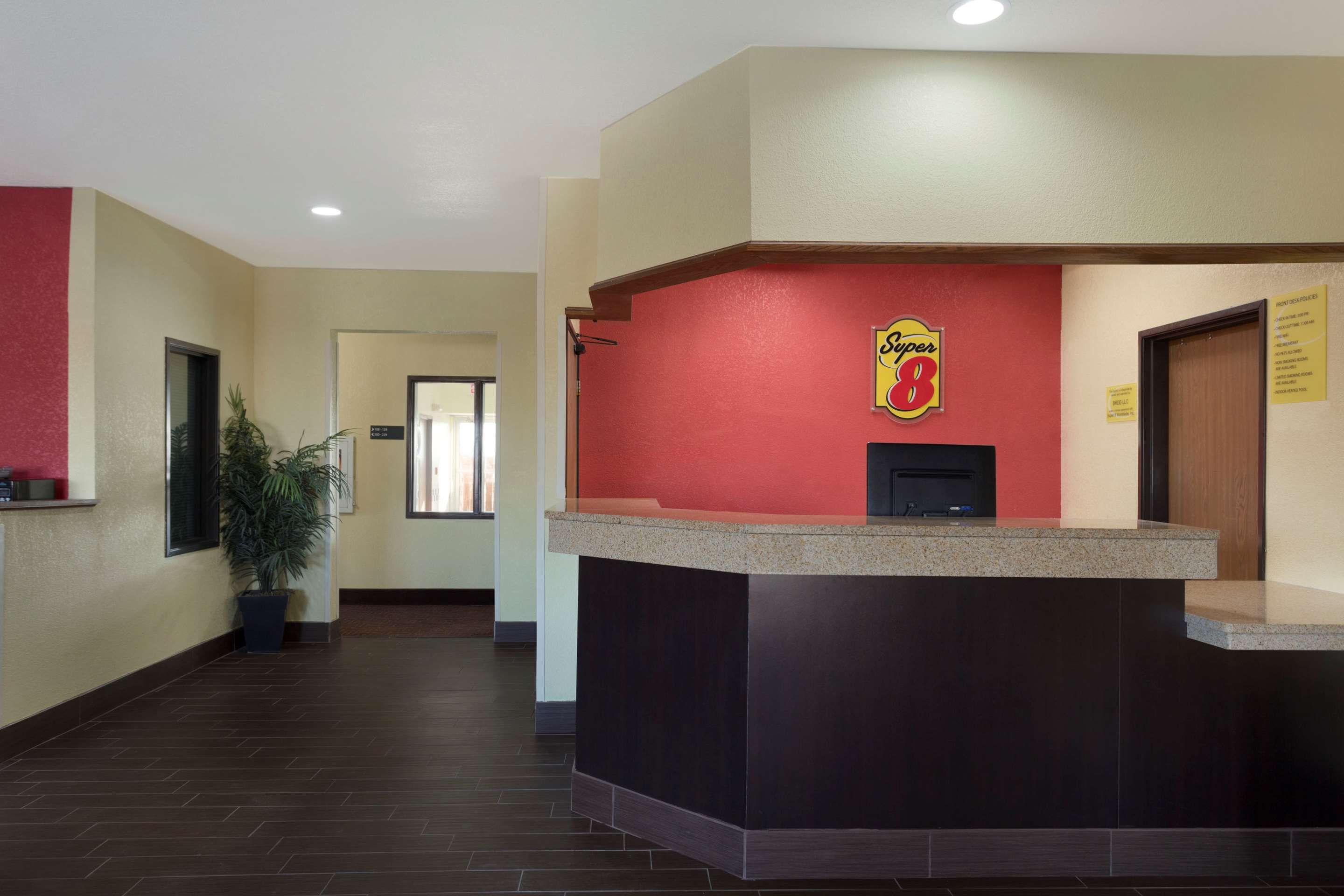 Receptionist