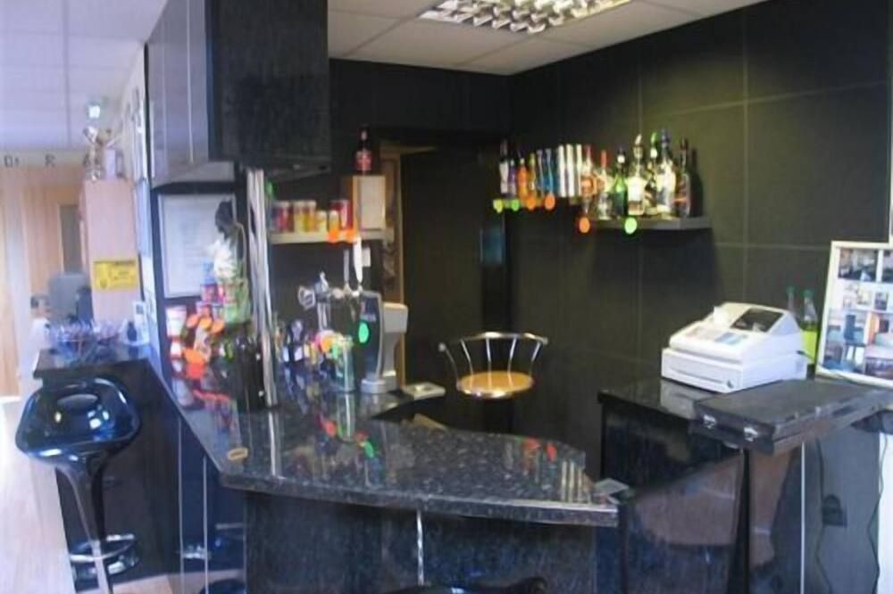 Receptionist