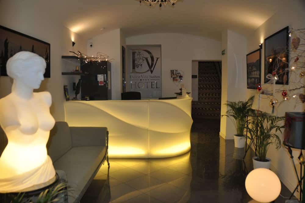 Receptionist