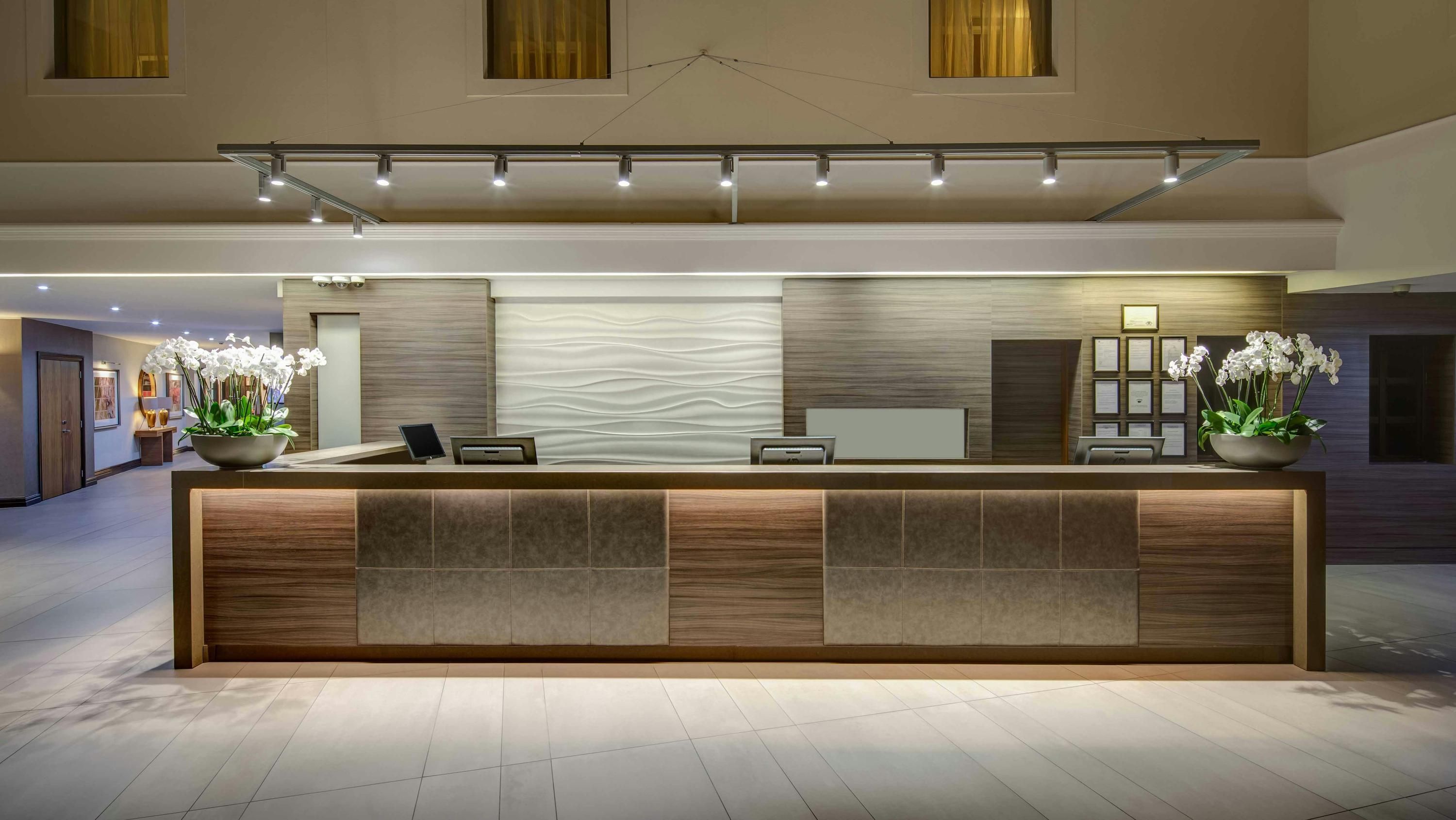 Receptionist