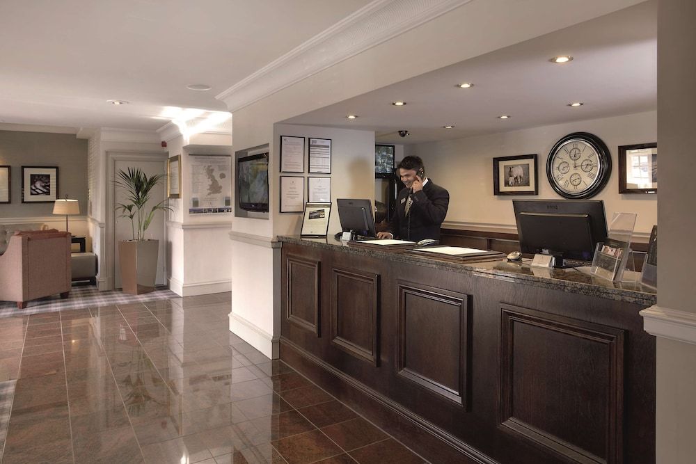 Receptionist