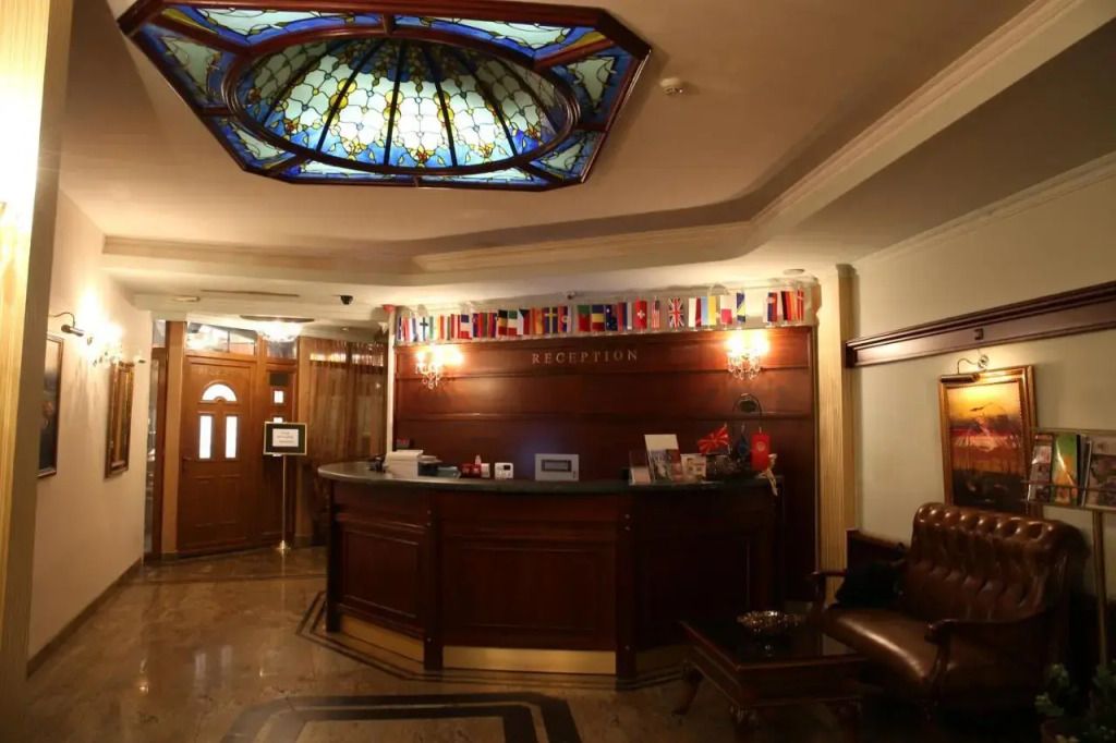 Receptionist