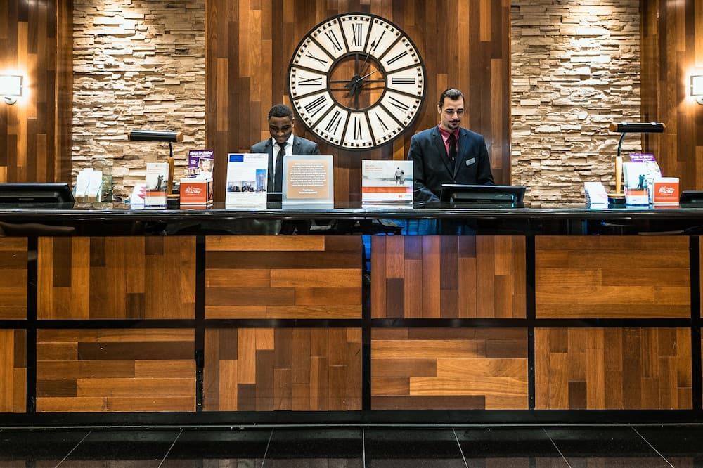Receptionist