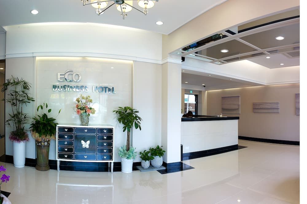 Receptionist