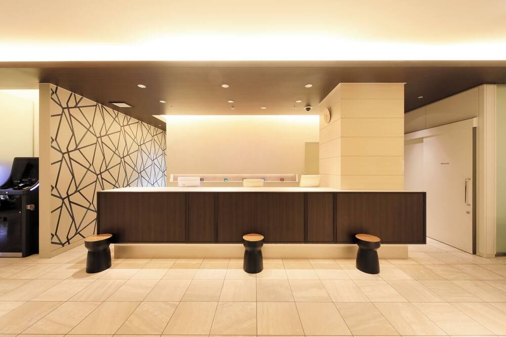 Receptionist